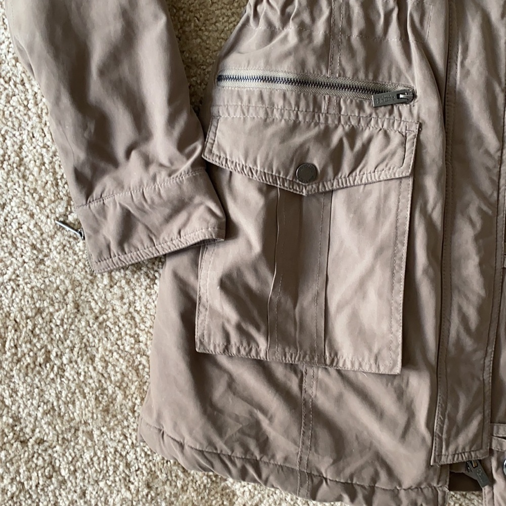 Outer Coat - Picture 3 of 6